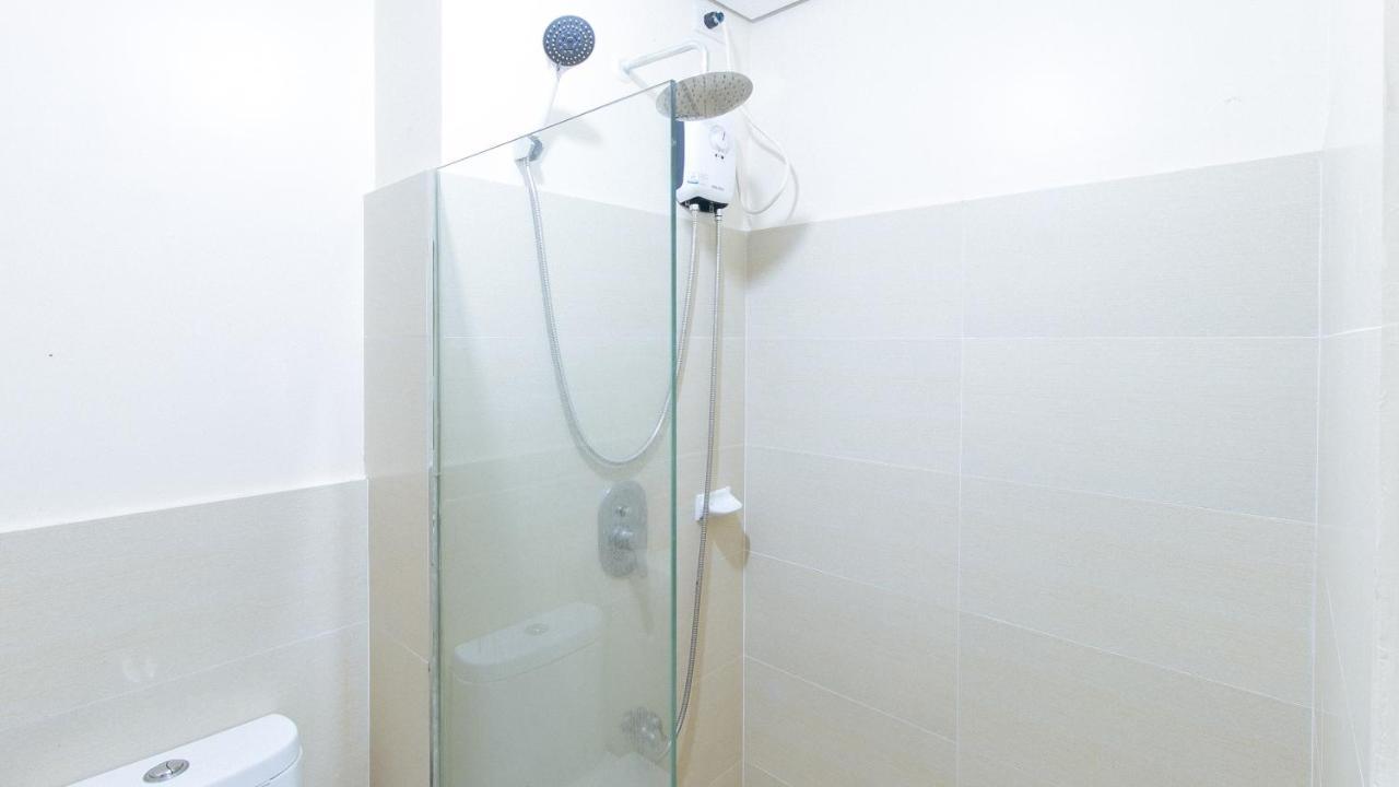 RedDoorz Plus @ Cuarto Verde Staycation Las Piñas Exterior foto